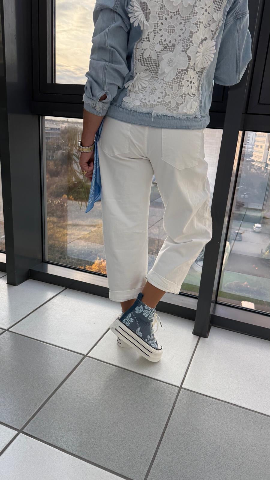 Jeanshose in Weiß (S,M,L,XL)