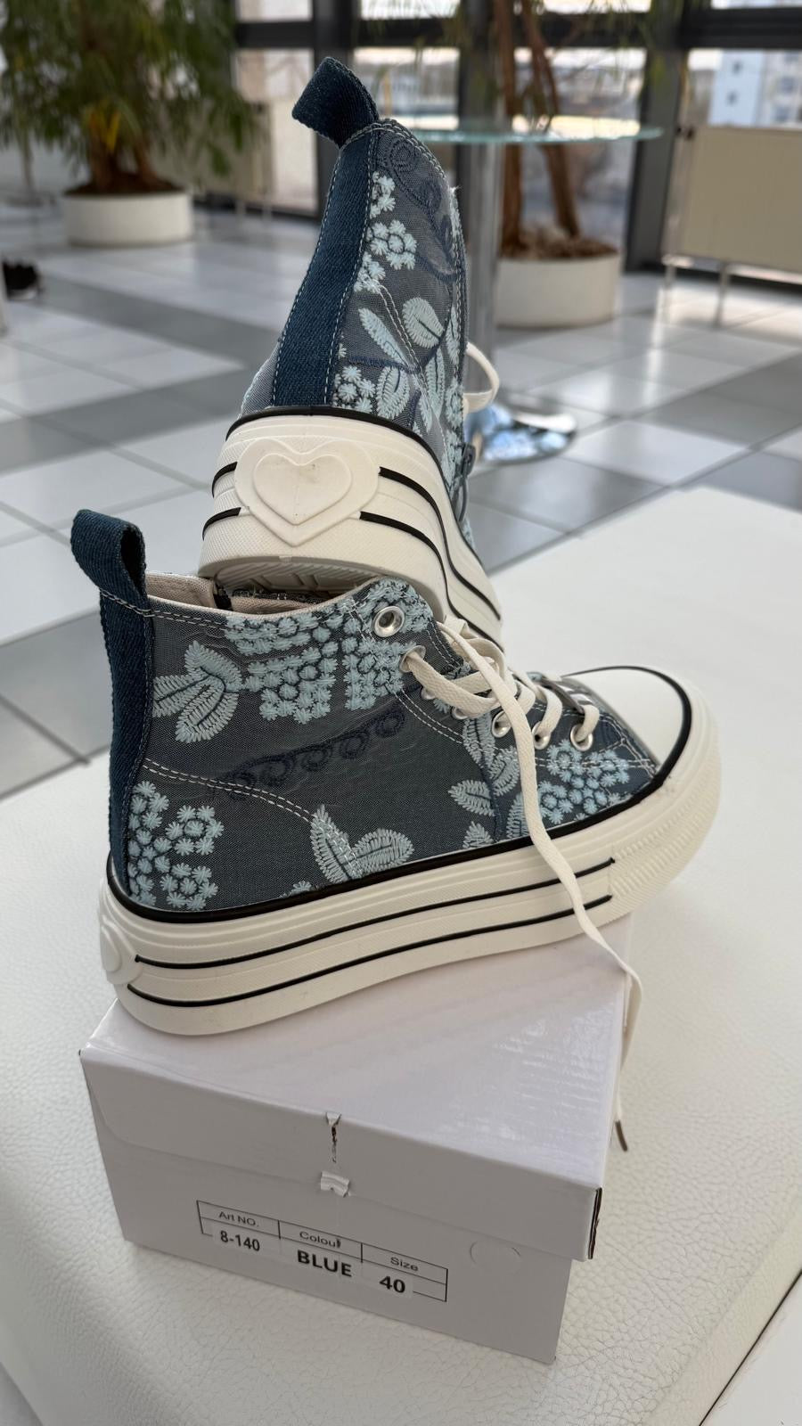 Hochschaft Sneaker in Jeansblau/Weiß (36-41)