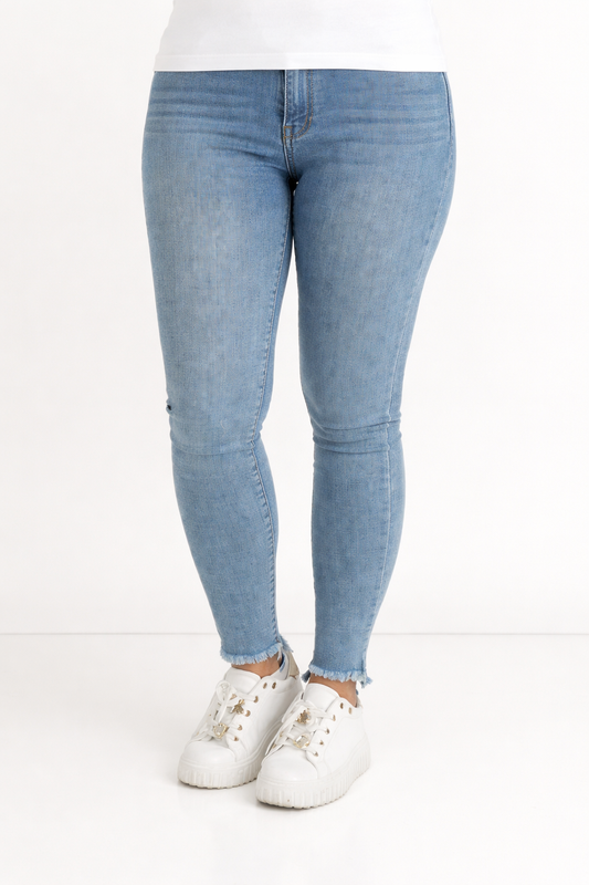 Jeans in Denim Blue ( S,M,L,XL)