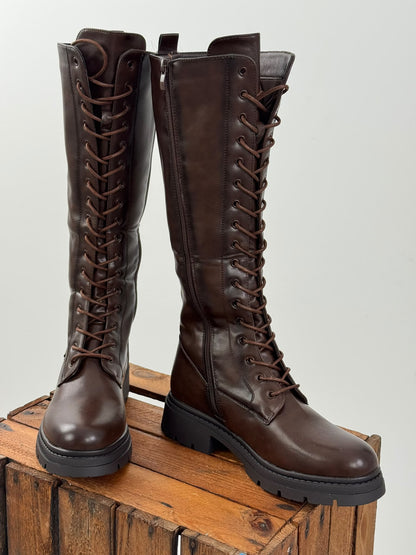 Moderner hoher Schnürstiefel in edlem Braun (36,37,38,39,40,41)