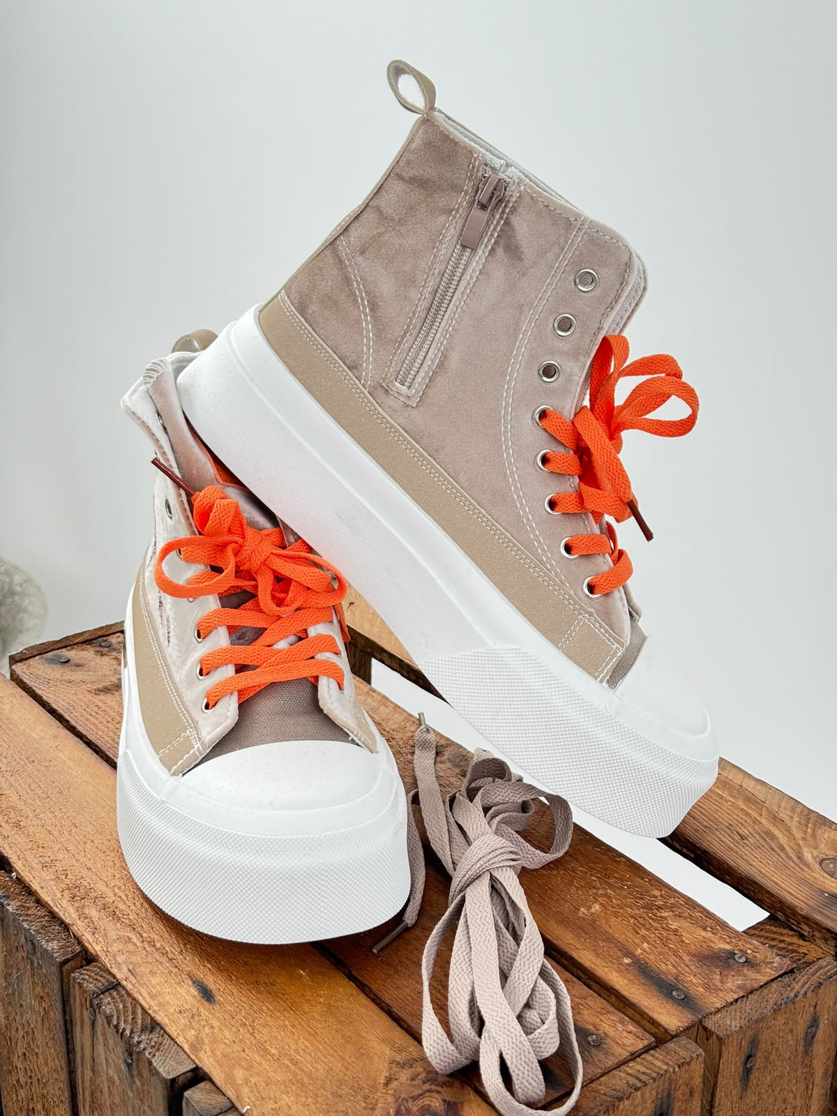 Moderner Sneaker in Beige-Orange mit auffälligen Farbakzenten (36,37,38,39,40,41)