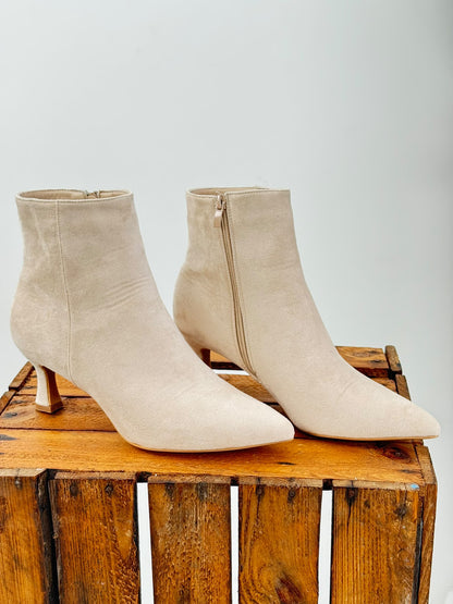 Elegante Stiefelette in edlem Hellbeige (36,37,38,39,40,41)