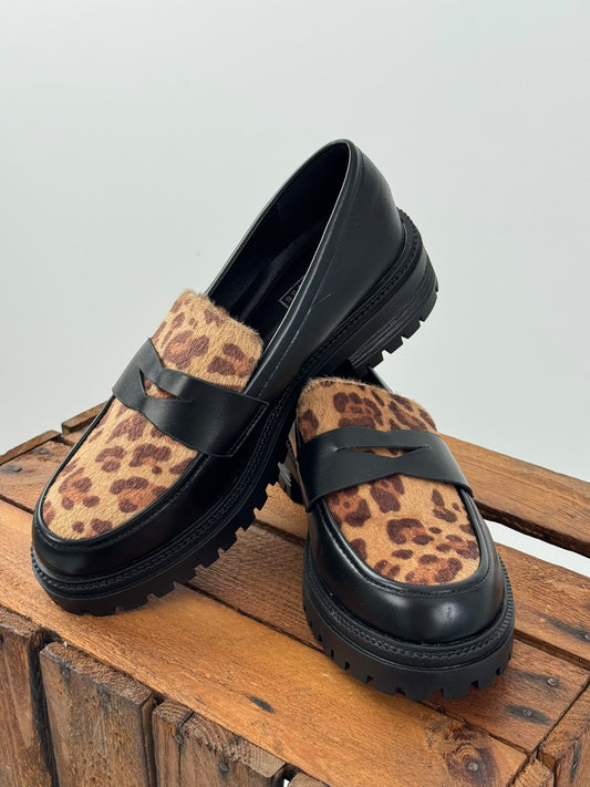 Moderner Loafer in Schwarz mit auffälligem Leopard-Detail (36,37,38,39,40,41)