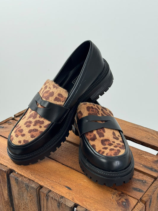 Moderner Loafer in Schwarz mit auffälligem Leopard-Detail (36,37,38,39,40,41)