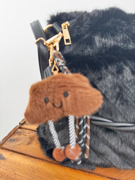 Stilvolle Kunstfelltasche in Schwarz mit flauschiger Optik