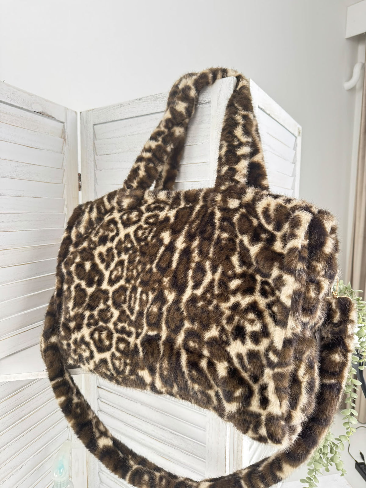Auffälliger Shopper in Braun-Beige mit trendigem Leomuster