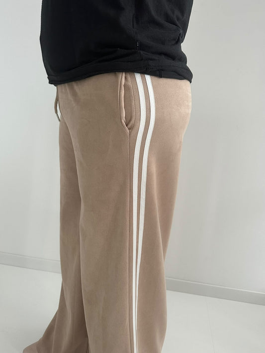 Stilvolle Hose in zeitlosem Sand mit sportiven Akzenten (40-44)