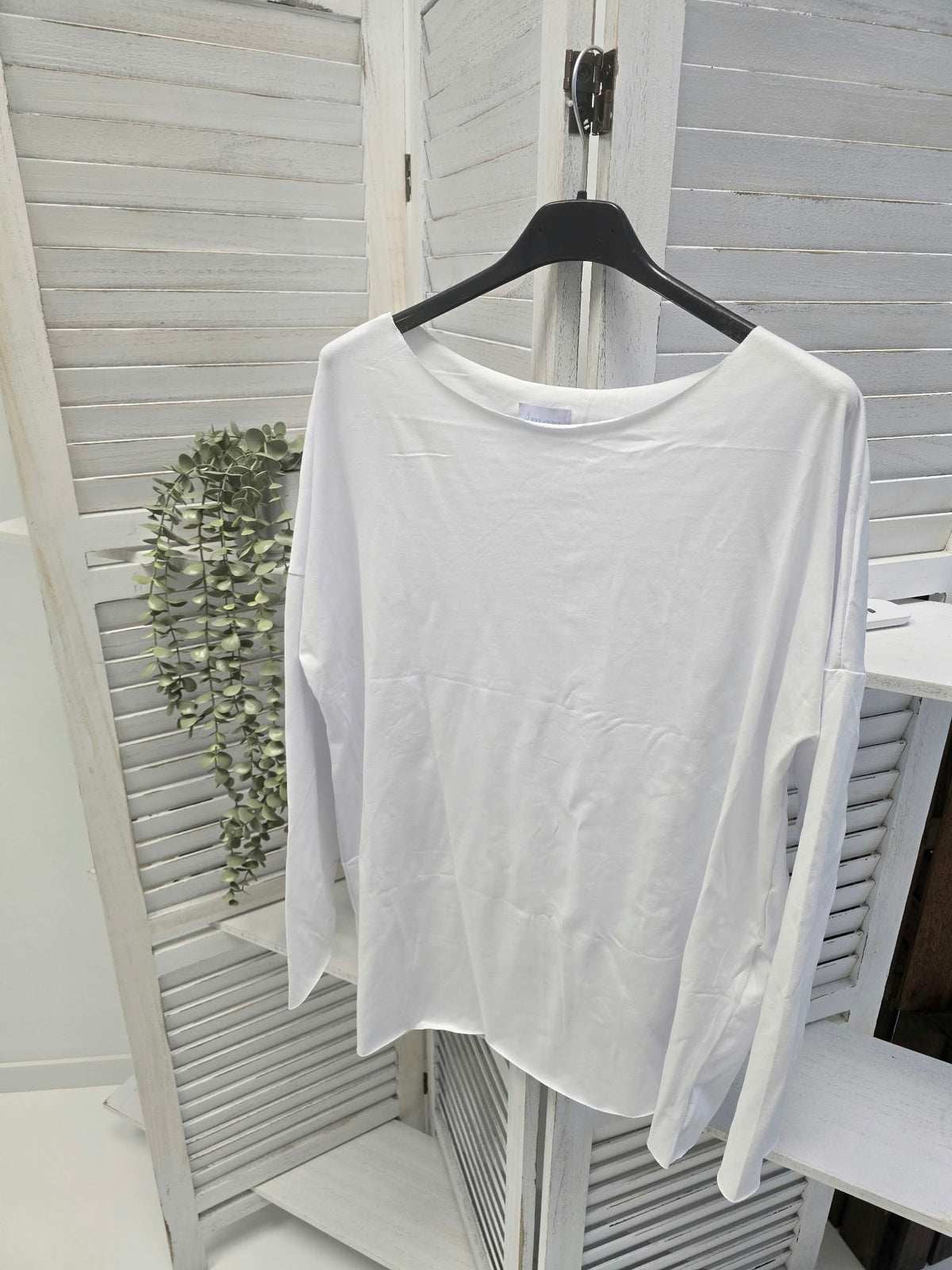 Basic-Langarmshirt in strahlendem Weiß (38-44)