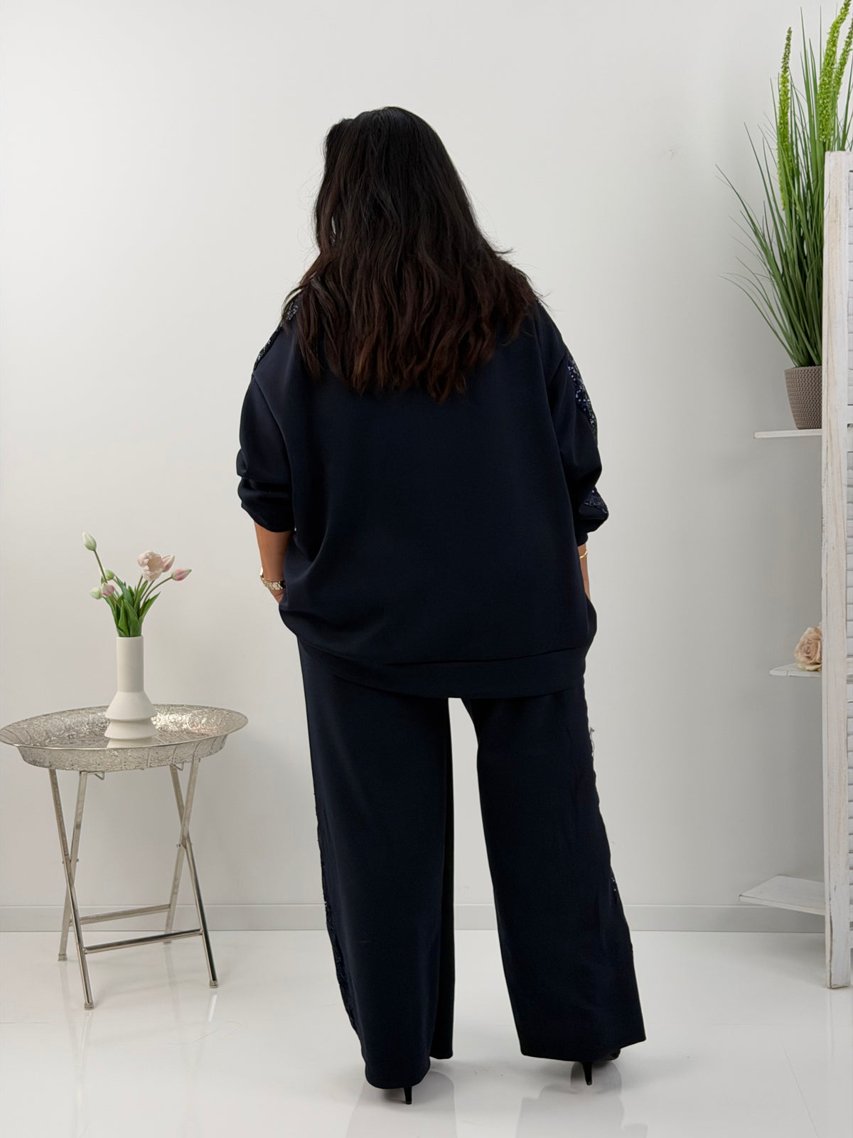 Zweiteiliger Anzug in edlem Marineblau mit funkelnden Details (42-46)