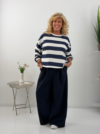 Sweatshirt in klassischem Marine mit breiten Streifen (38-42)