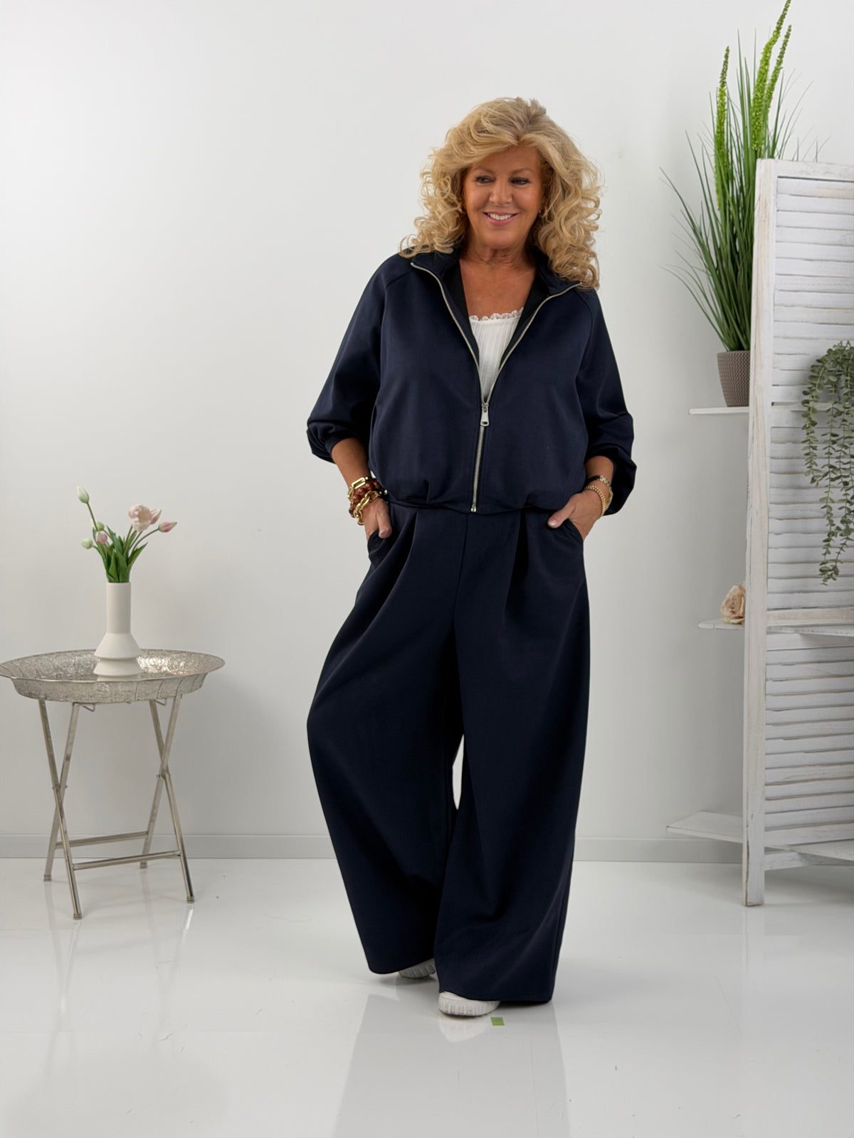 Jacke in elegantem Marineblau in lässiger Ballonform (38-42)