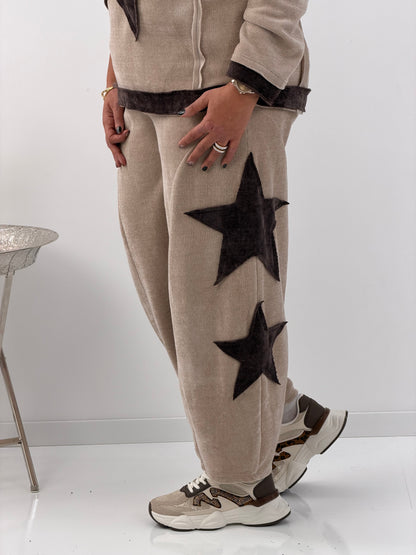 Hose in Beige mit farblich abgesetzter Applikation (40-44)