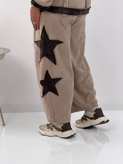 Hose in Beige mit farblich abgesetzter Applikation (40-44)