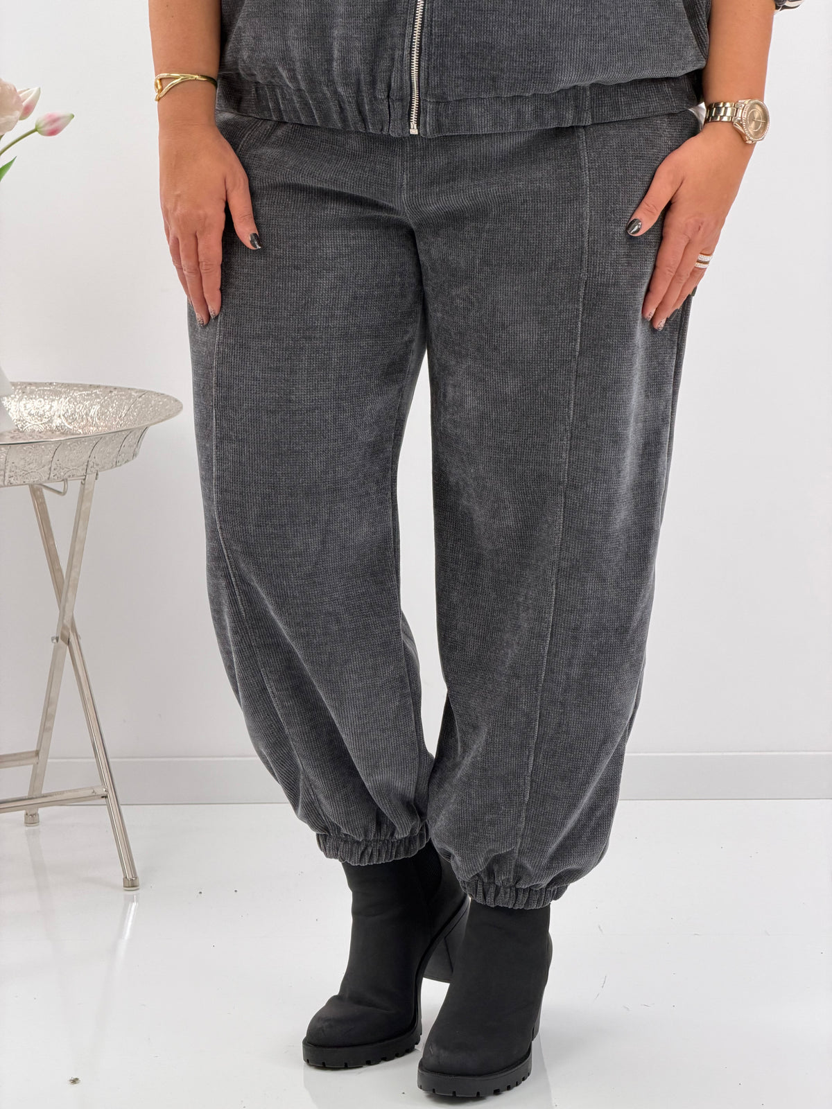 Pumphose in Grau mit lässiger, lockerer Silhouette (40-44)