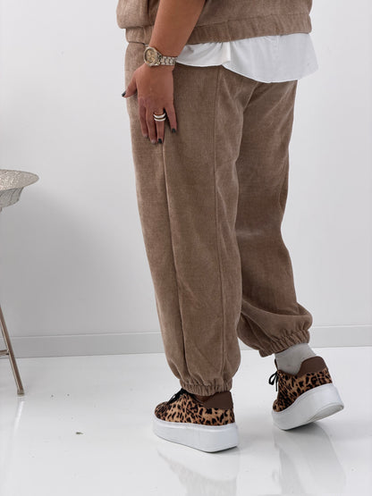 Pumphose in Camel mit lässiger, lockerer Silhouette (40-44)
