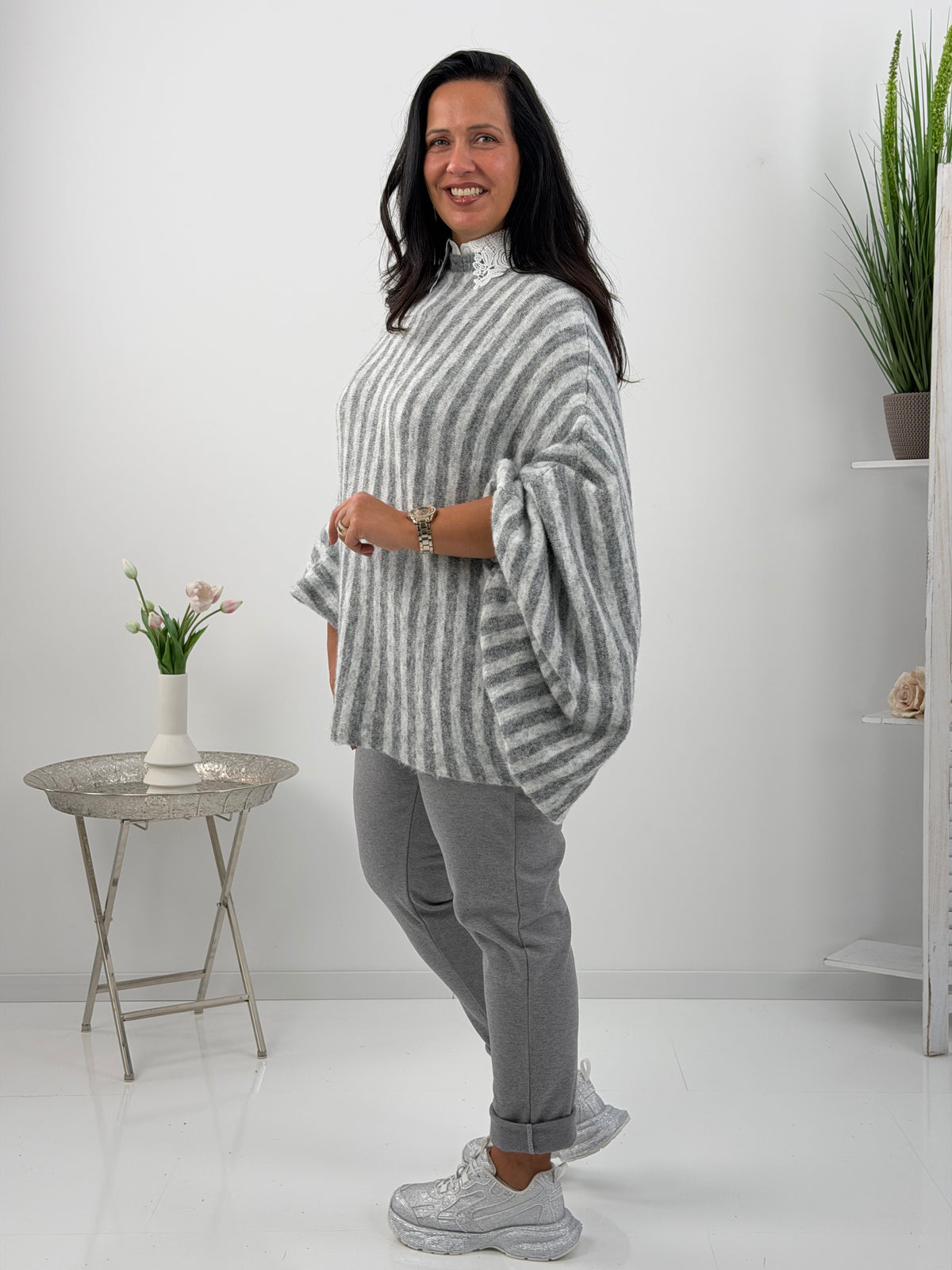 Pullover in meliertem Grau mit lässigem Streifenlook (40-46)