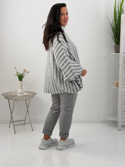 Pullover in meliertem Grau mit lässigem Streifenlook (40-46)