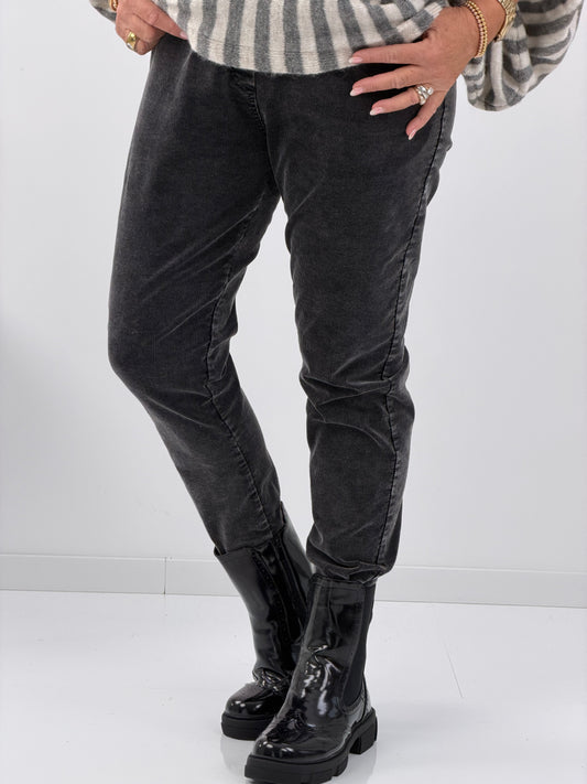 Hose in edlem Anthrazitgrau aus feinem Cord (38-42)