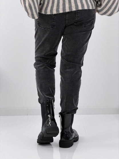 Hose in edlem Anthrazitgrau aus feinem Cord (38-42)