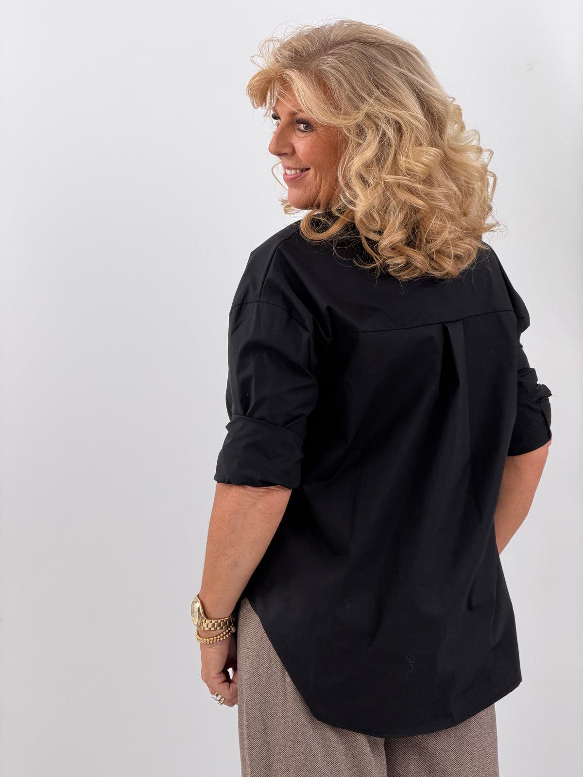 Bluse in klassischem Schwarz (38-42)