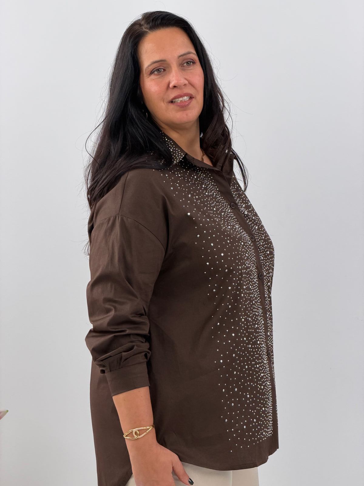 Bluse in edlem Dunkelbraun mit funkelnden Steinverzierungen (38-44)