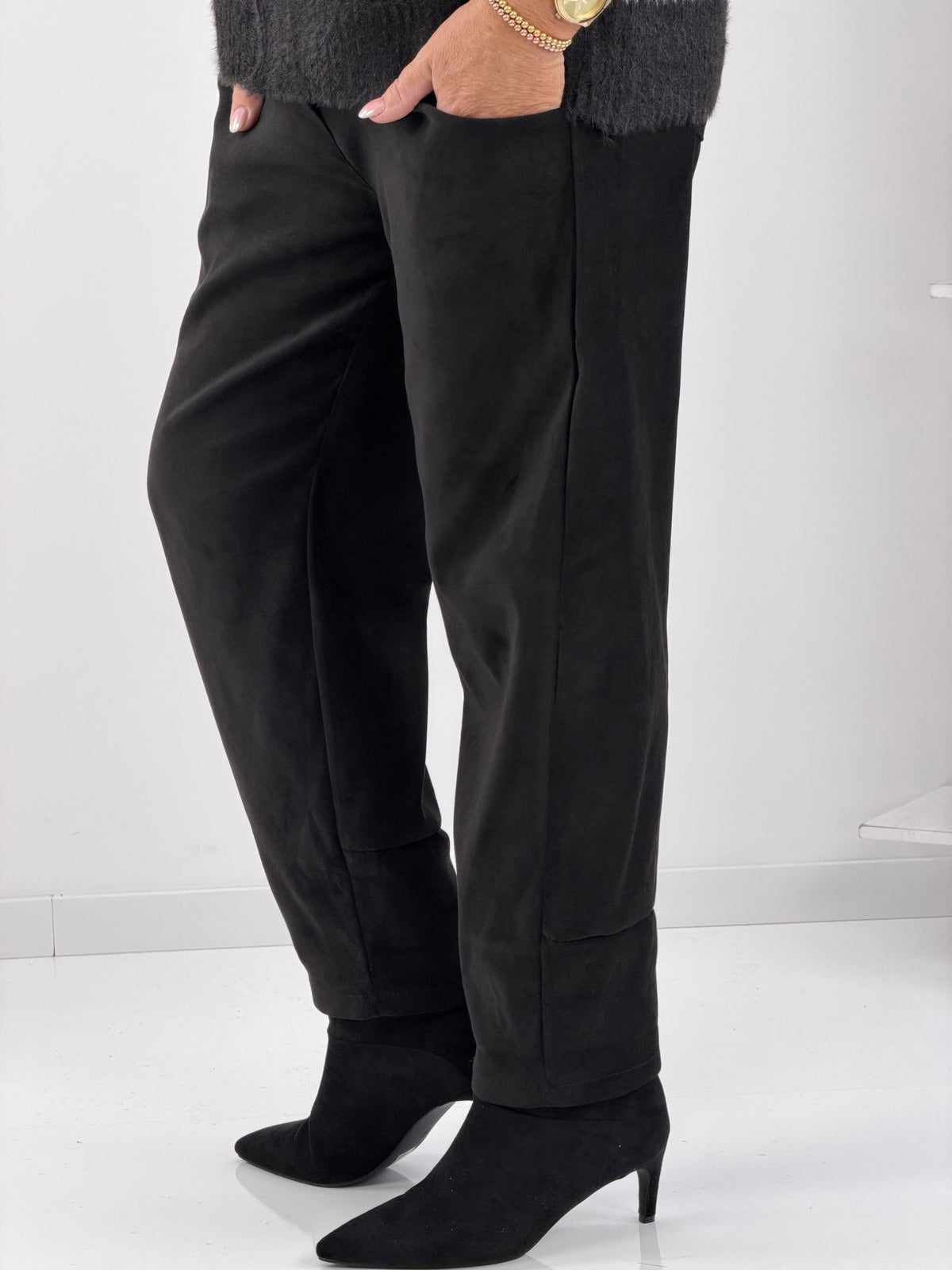 Hose in klassischem Schwarz (38-42)