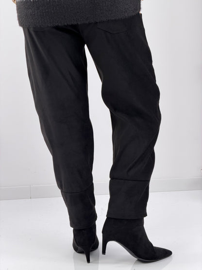 Hose in klassischem Schwarz (38-42)
