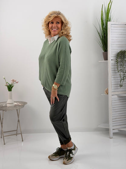 Pullover in Salbei mit klassischem V-Ausschnitt (38-42)