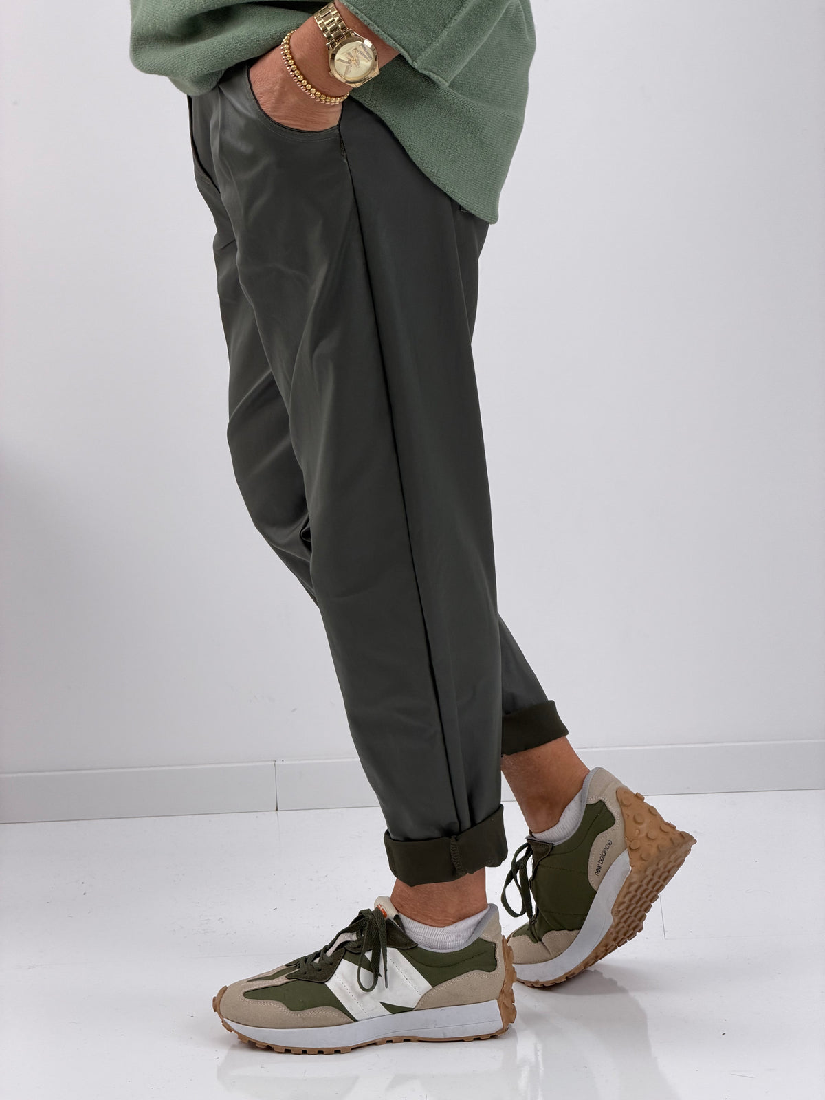 Hose in angesagtem Khaki (38-42)