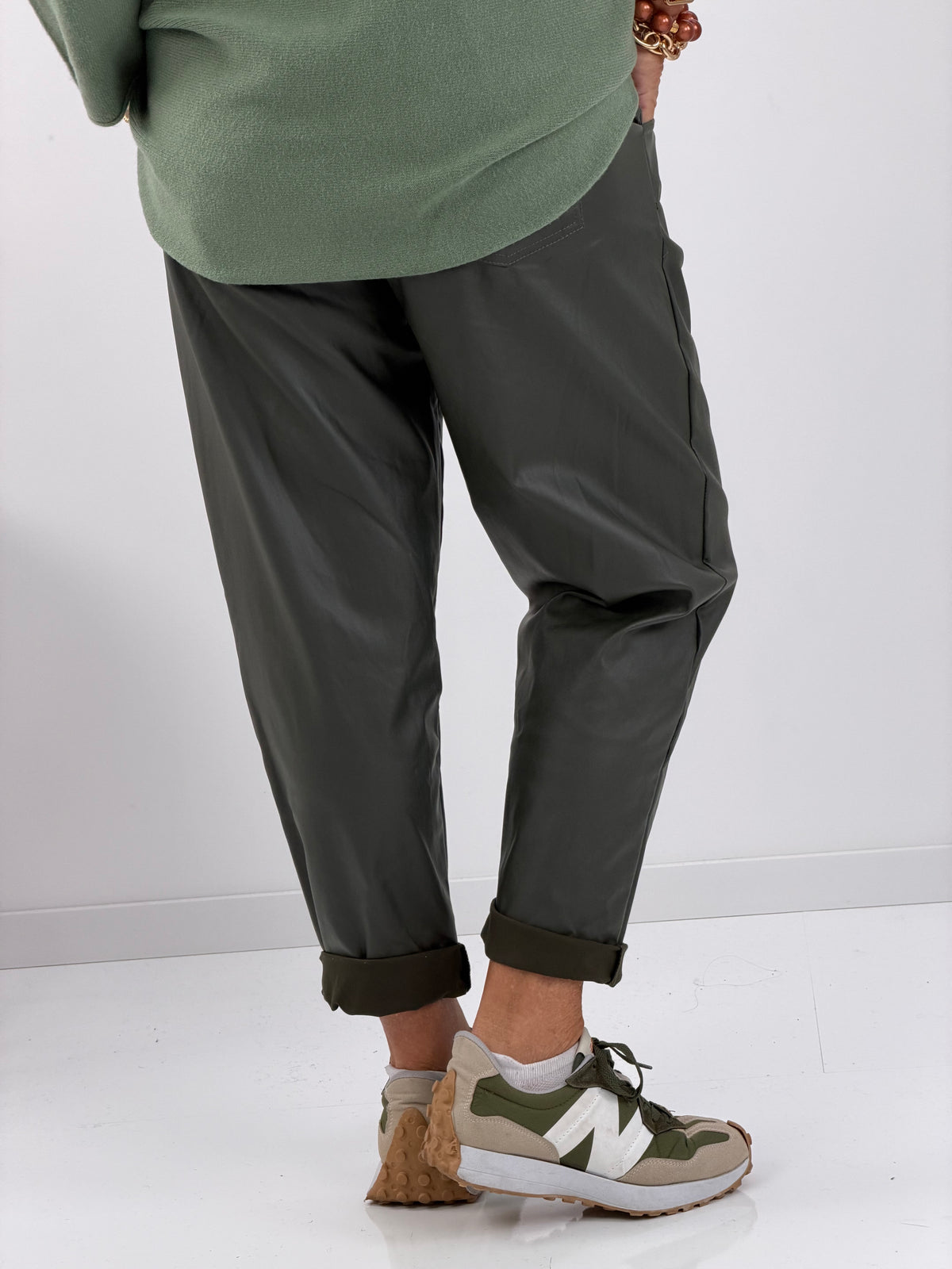 Hose in angesagtem Khaki (38-42)