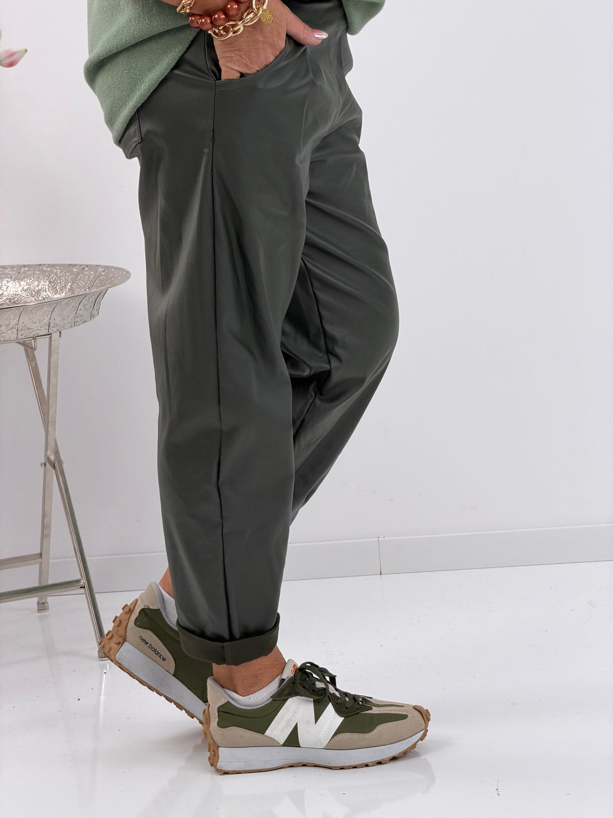 Hose in angesagtem Khaki (38-42)