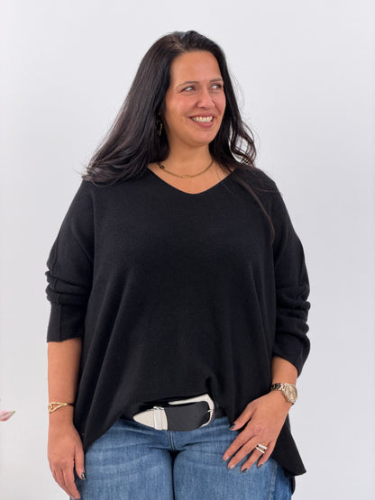 Pullover in Schwarz mit femininem V-Ausschnitt (42-46/48)