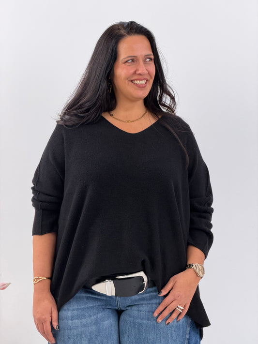 Pullover in Schwarz mit femininem V-Ausschnitt (42-46/48)