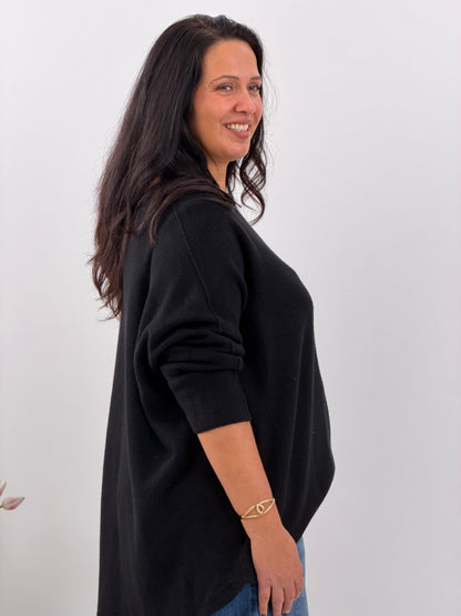 Pullover in Schwarz mit femininem V-Ausschnitt (42-46/48)