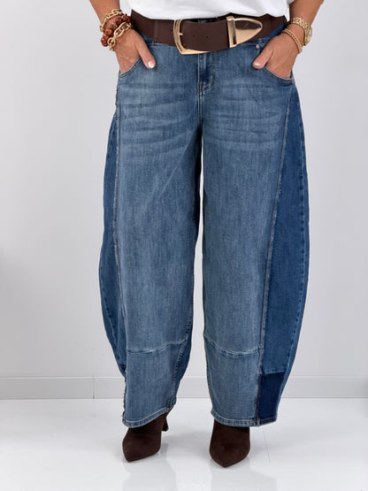 Jeans in modernem Middleblue mit markanter Barrelform (S,M,L,XL)