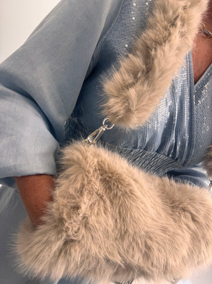 Muff Tasche in Beige