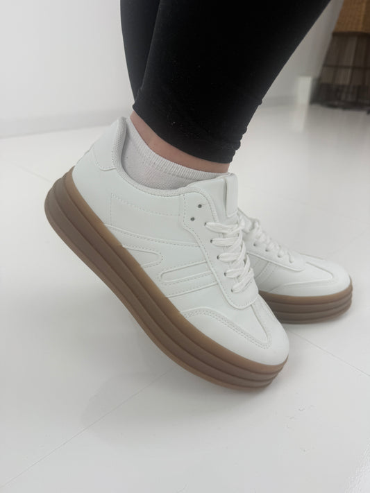 Sneaker in Weiß (36-41)