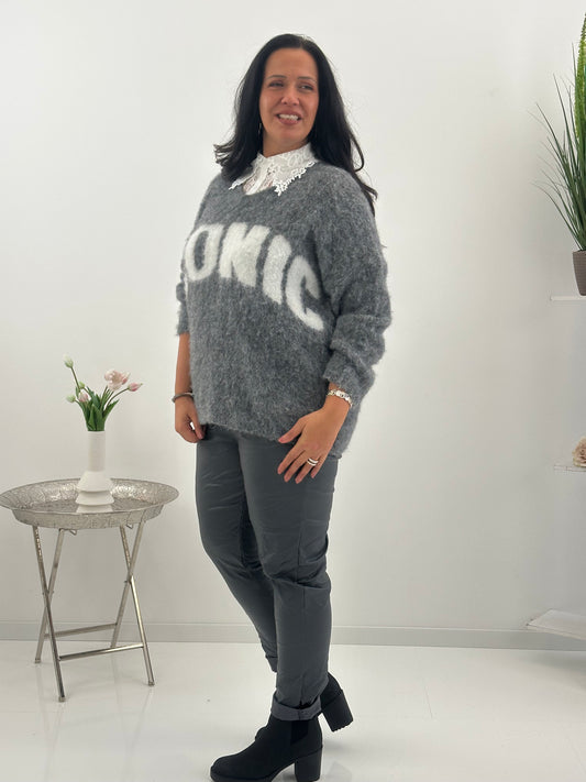 Pullover in modernen Grau mit ausdrucksstarker Optik (38-44)