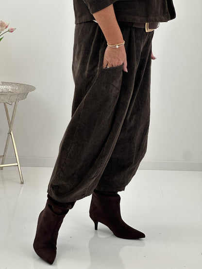 Cordhose in warmem Schoko (40-44)