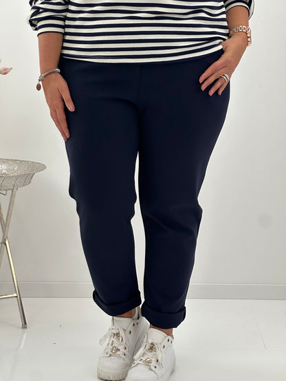 Elegante Hose in schönen Marienblau (42-46)