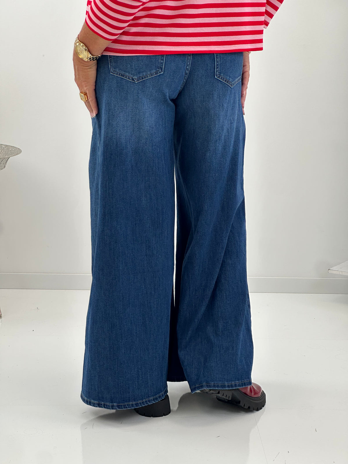 Marlene-Jeans in Middle-Blue mit modischer Bundfalte (S,M,L,XL)