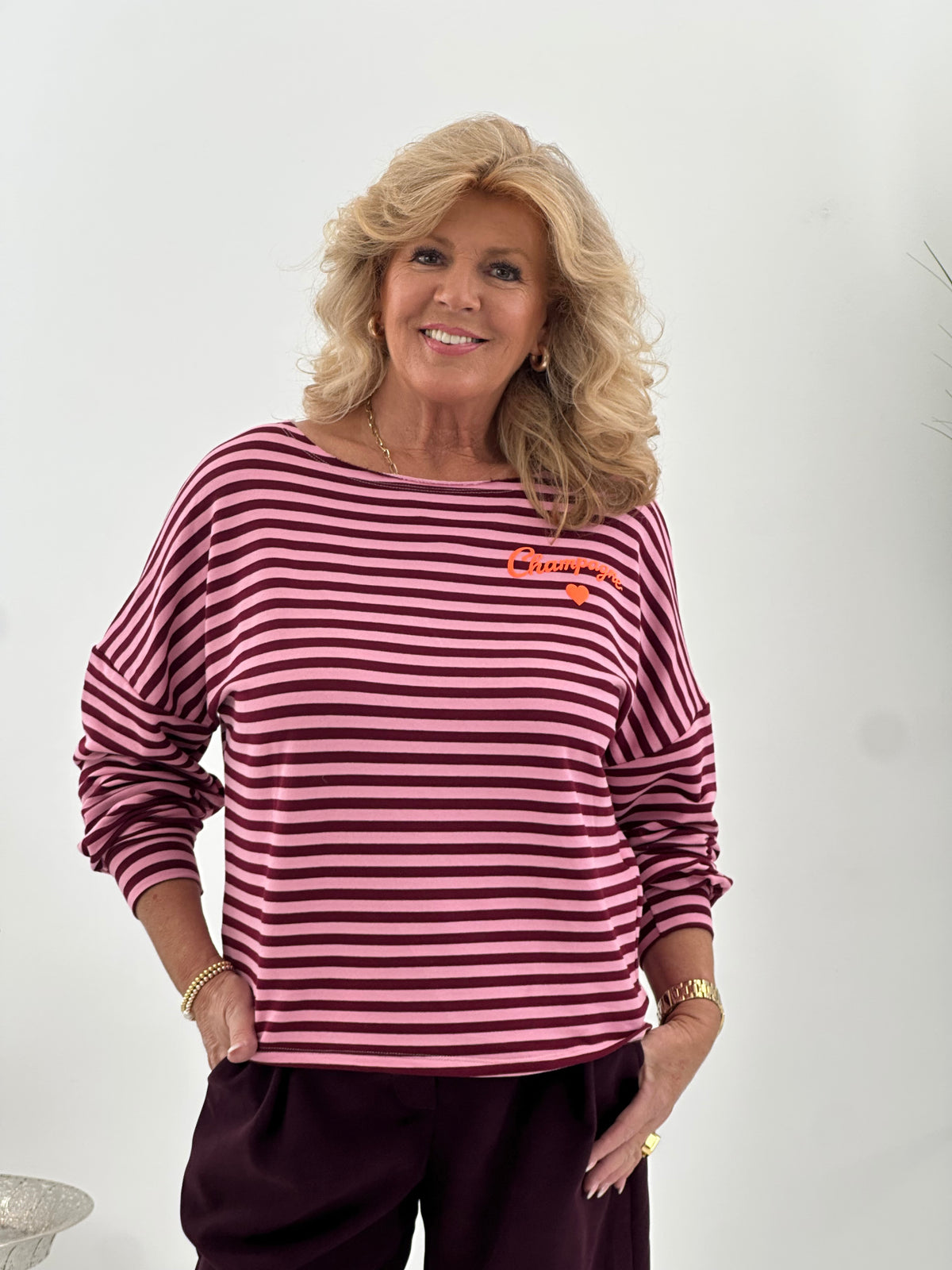 Sweatshirt in einer besonderen Bordeaux-Rosa-Kombination (38-42/44)