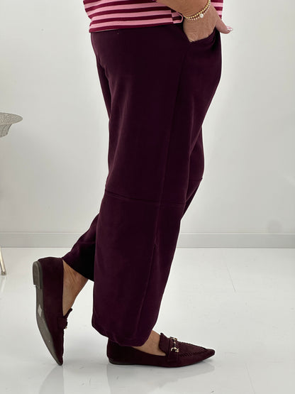 Moderne Hose in tiefem Wine-Rot (38-42)