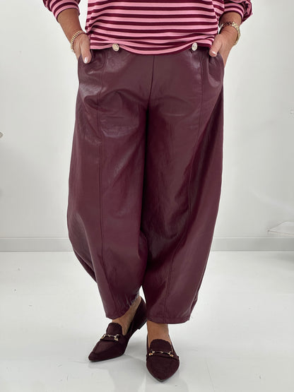 PU-Lederhose in ausdrucksstarkem Bordeaux (38-42/44)