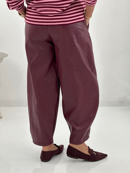 PU-Lederhose in ausdrucksstarkem Bordeaux (38-42/44)