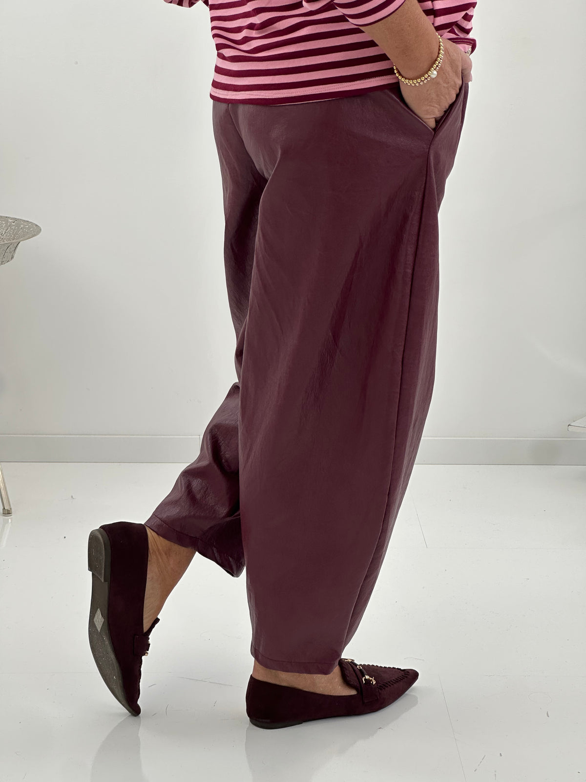 PU-Lederhose in ausdrucksstarkem Bordeaux (38-42/44)