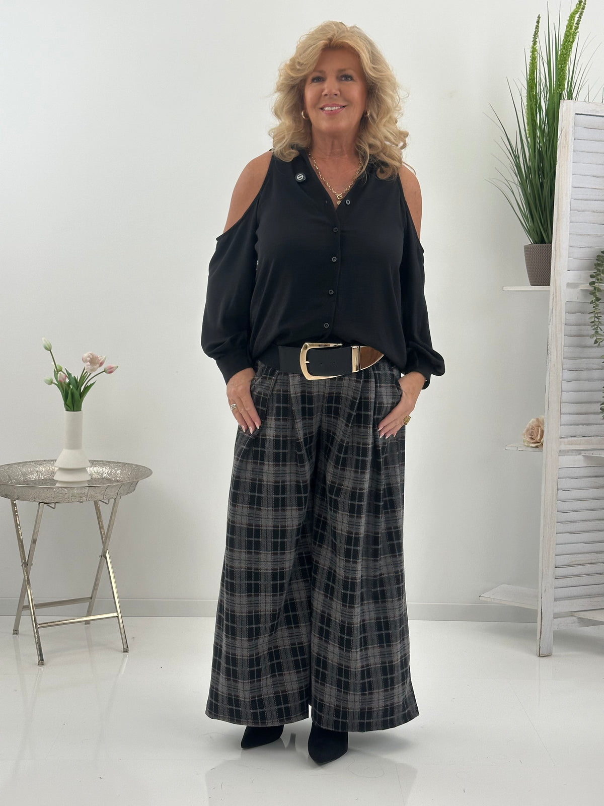 Schwarze Bluse mit stilvoller, eleganter Ausstrahlung (38-42)