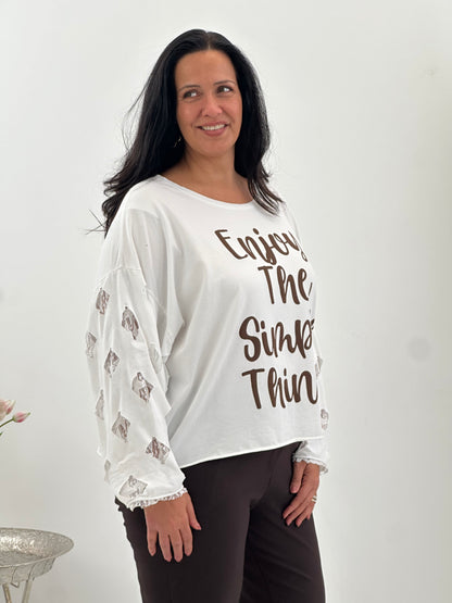 Shirt in Weiß mit stilvollen Schoko-Akzenten (40-44)