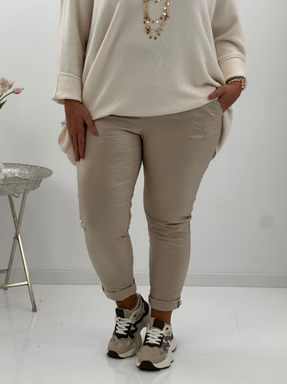 Kunstlederhose in elegantem Beige (42-46)