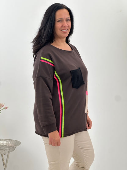Sweatshirt in Schoko mit leuchtenden Neon-Akzenten (40-44)